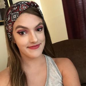 Meet your Posher, Savannah